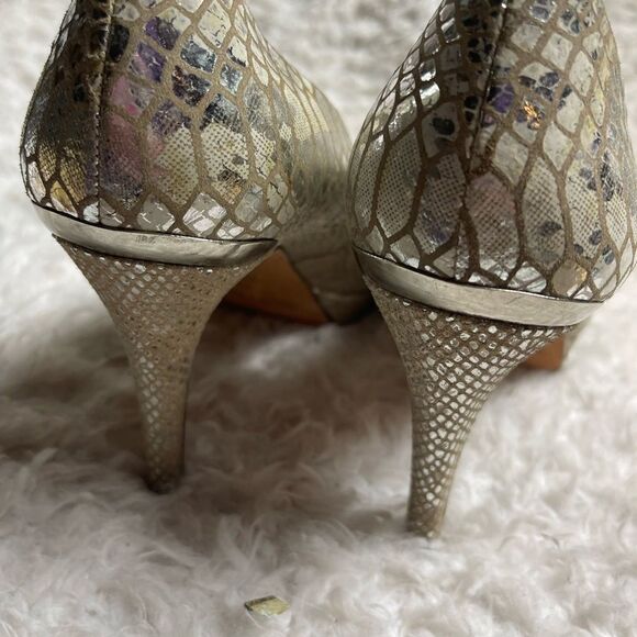White House Black Market metallic silver Snowflake Snake Platform Heels SZ 9.5M - Picture 7 of 9